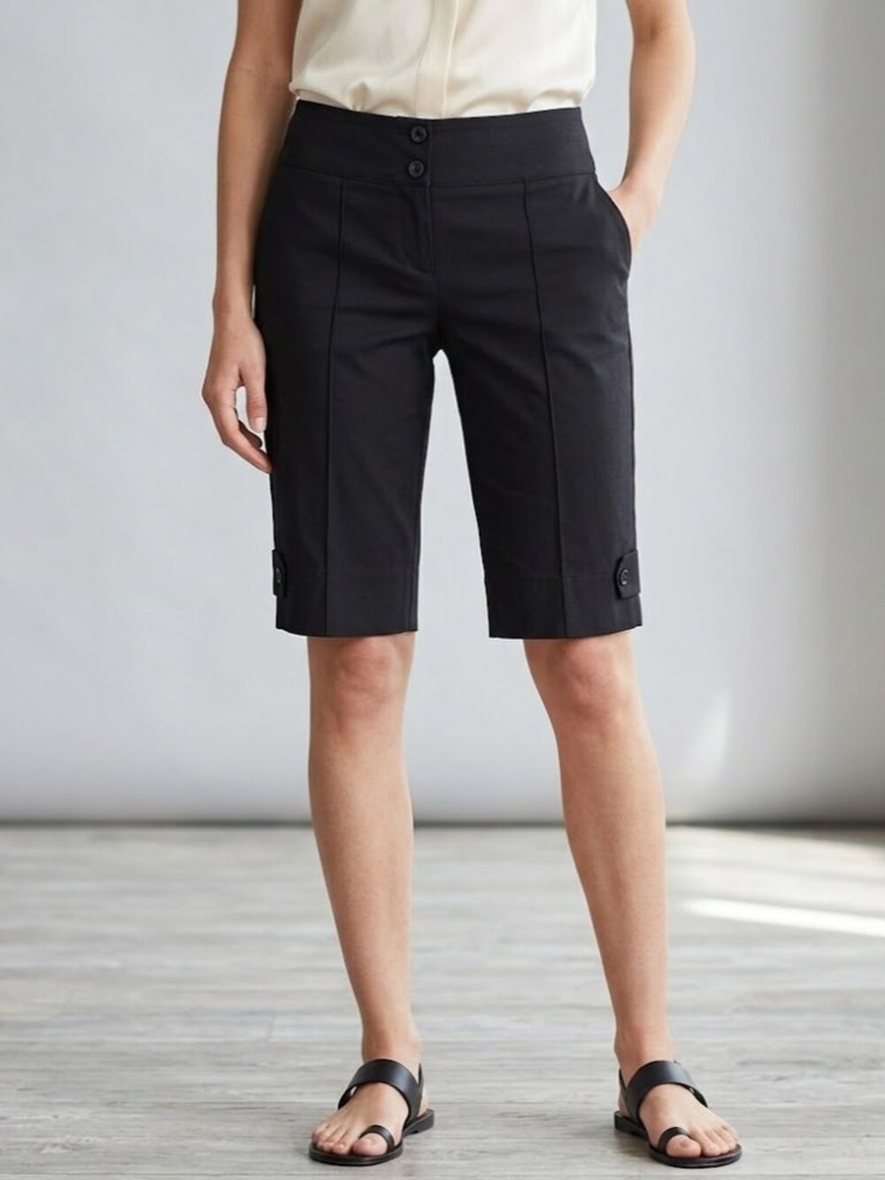 Shasa Black Centre-Pleat Fitted Shorts - Women's US S Size 6